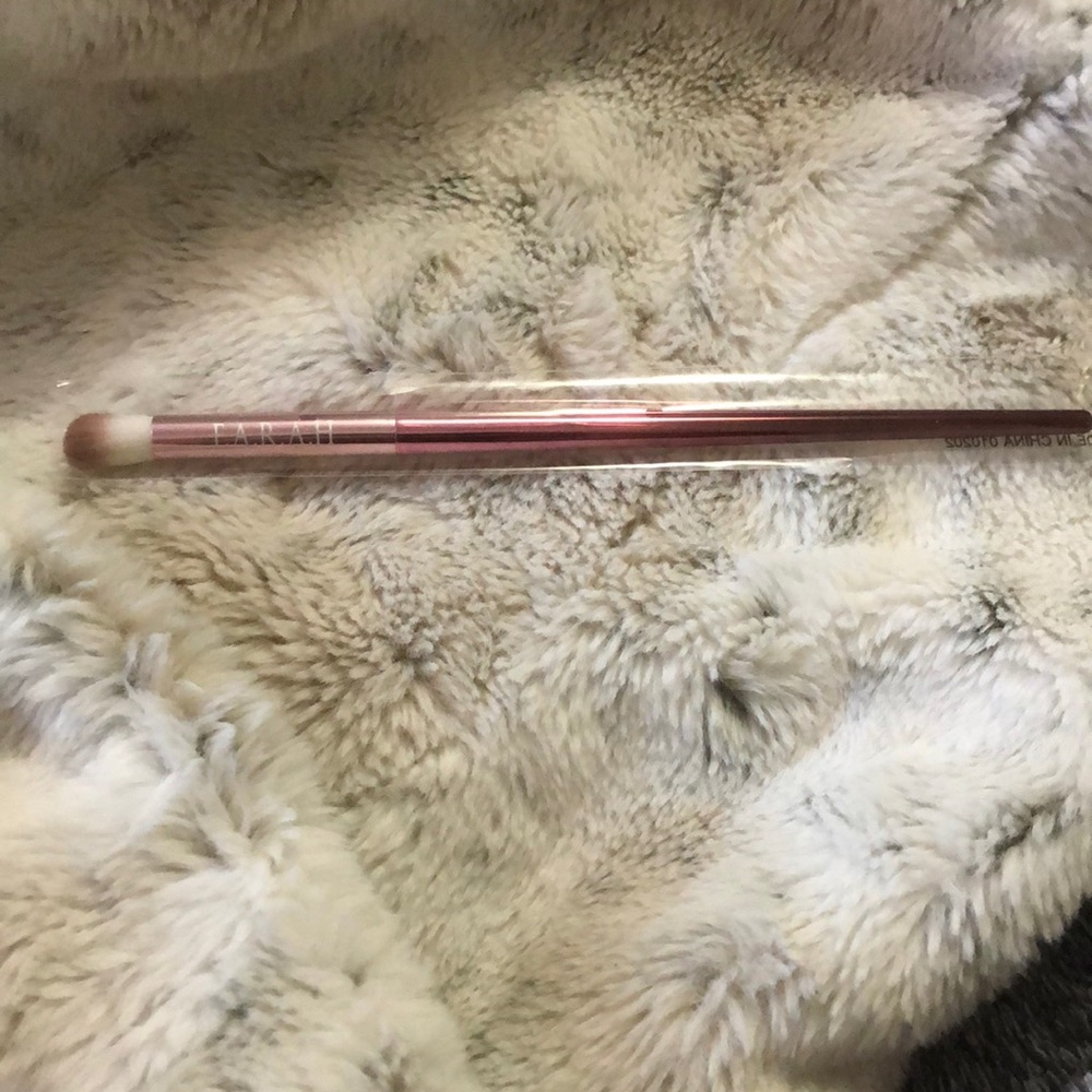 Farah brush